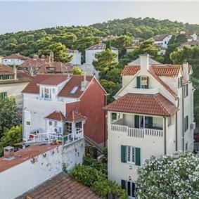 4-5 bedroom villa with Split City and Sea Views sleeps 8-10